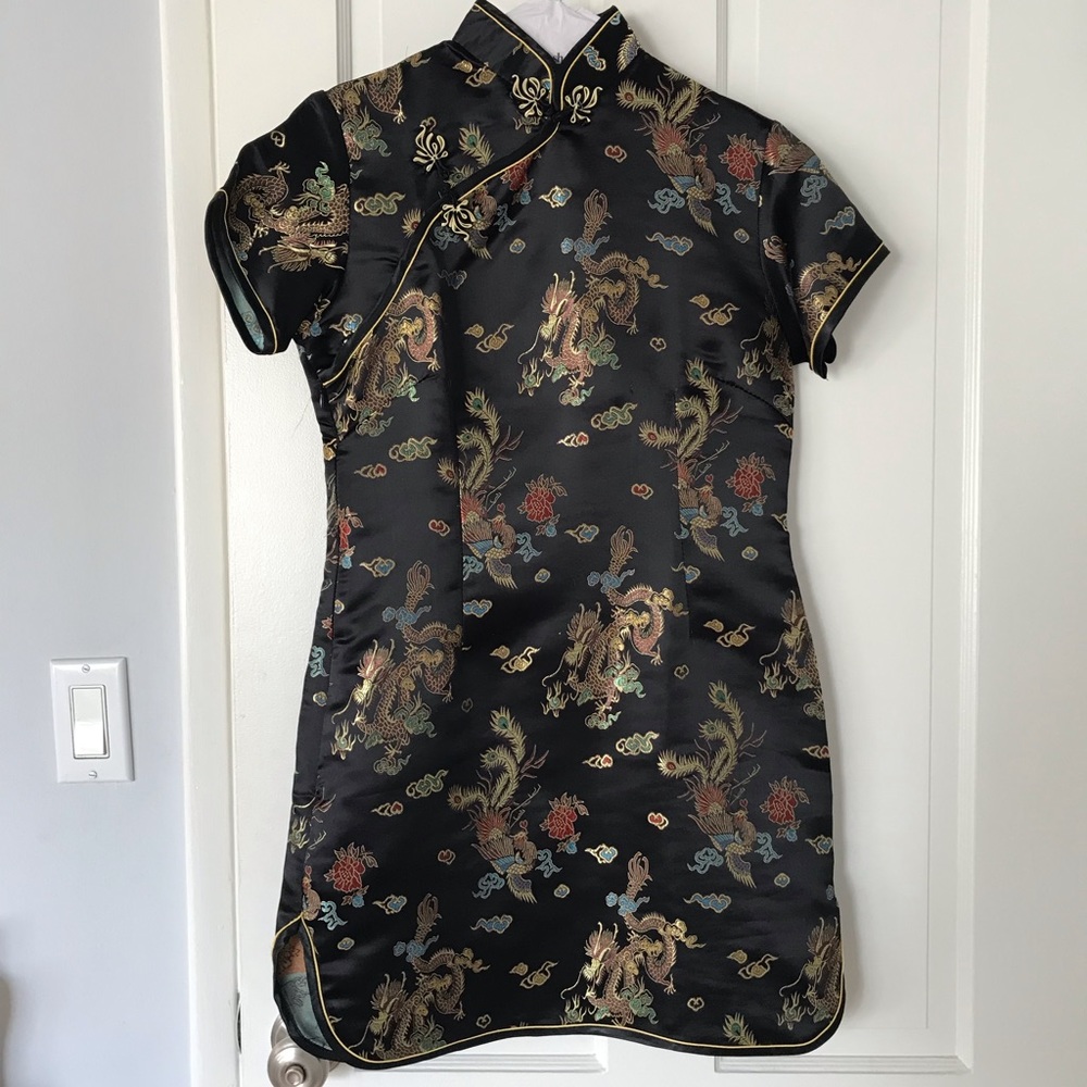 Qi Bao/ Cheongsam Short dress Embroidered.